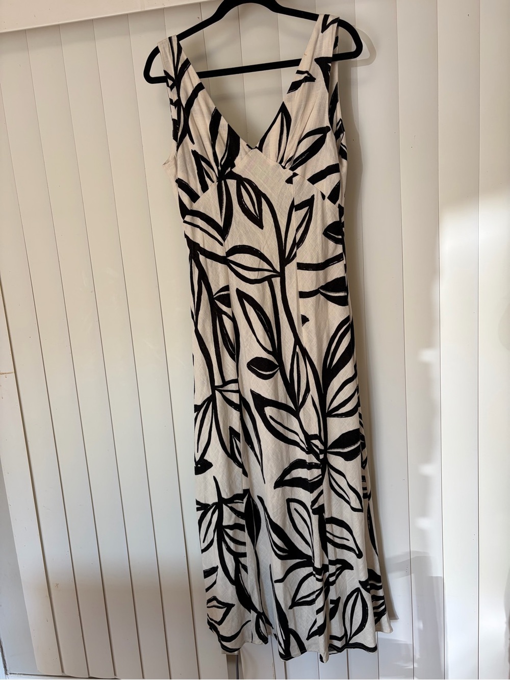 Paper heart Sleeveless White Maxi Dress with Black Leaf Print linen blend M